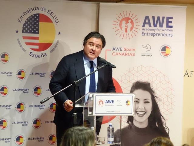 El Embajador de Estados Unidos en España, Duke Buchan, clausura la Academy for Women Entrepreneurs (AWE) en Casa África