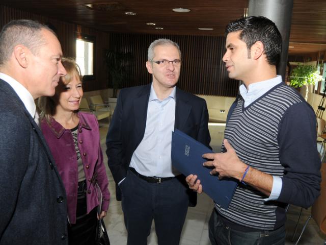 Periodistas y sociedad civil debaten sobre el tratamiento de la inmigración en los medios de comunicación
