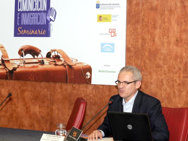 Periodistas y sociedad civil debaten sobre el tratamiento de la inmigración en los medios de comunicación