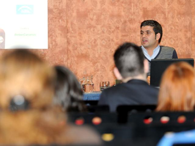 Periodistas y sociedad civil debaten sobre el tratamiento de la inmigración en los medios de comunicación