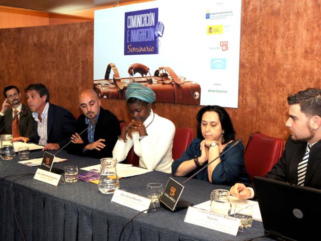 Periodistas y sociedad civil debaten sobre el tratamiento de la inmigración en los medios de comunicación