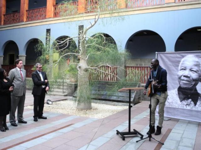 Casa África traslada a la embajadora de Sudáfrica en España las condolencias de los ciudadanos por la muerte de Mandela