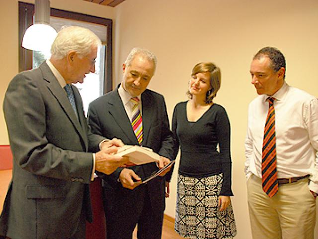Adán Martín visita Casa África