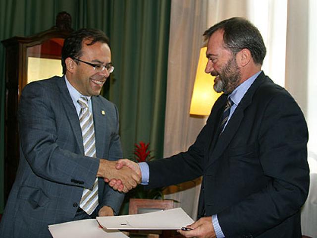 Casa África y la Universitat de Barcelona intensifican el intercambio cultural, científico y pedagógico
