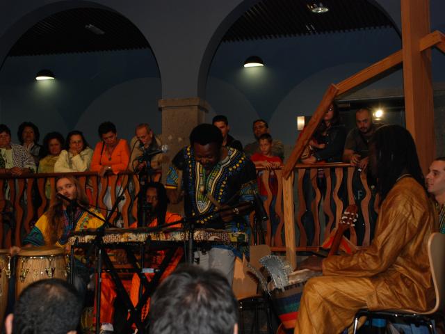 Justin Tchatchoua ofreció un concierto en Casa África