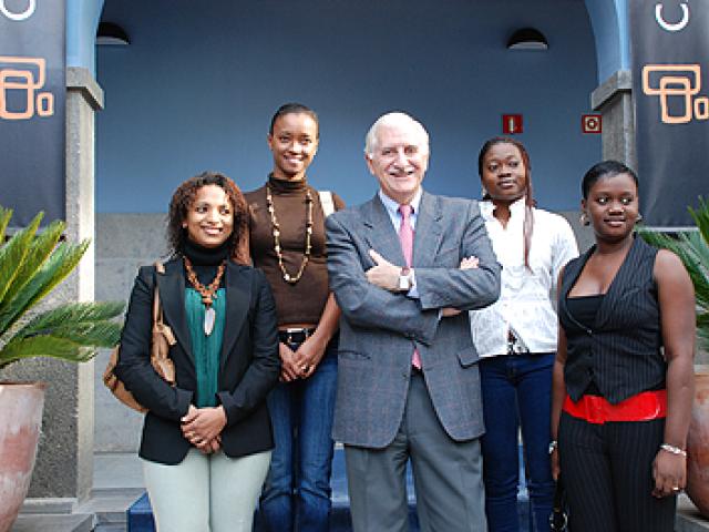 Casa África financia becas para estudiantes africanos