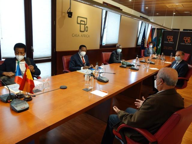 El embajador de Guinea Ecuatorial en España visita Casa África