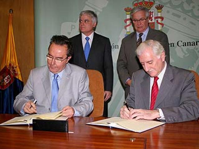 El ministro de Industria, Turismo y Comercio, presente en la firma del convenio de colaboración entre Casa África y el ICEX