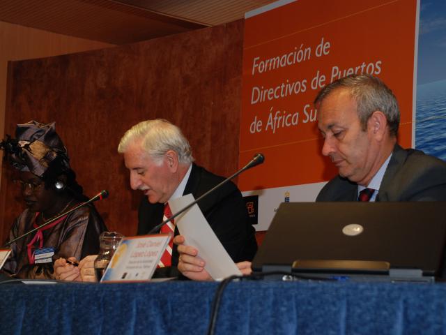 Comienza el curso de Logística del Transporte para trabajadoras portuarias africanas en Casa África
