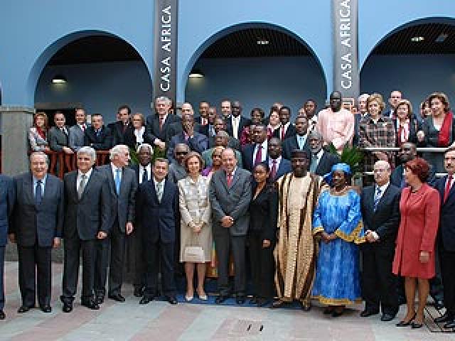 La Reina participa en la reunión de Cruz Roja que se celebra en Casa África