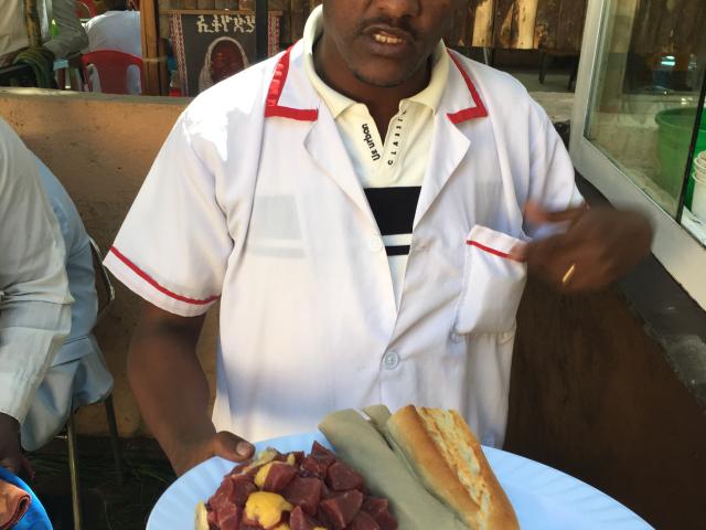 Comida típica, carne de vaca picada