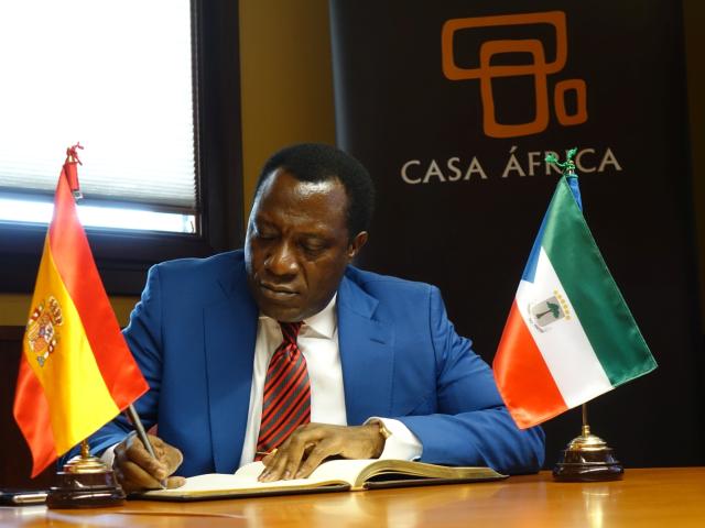 El Rector de la Universidad Nacional de Guinea Ecuatorial, en Casa África