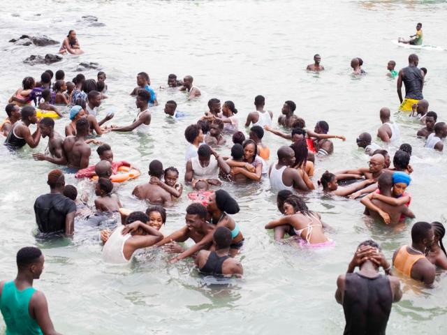 Tercer premio: La playa de los abrazos