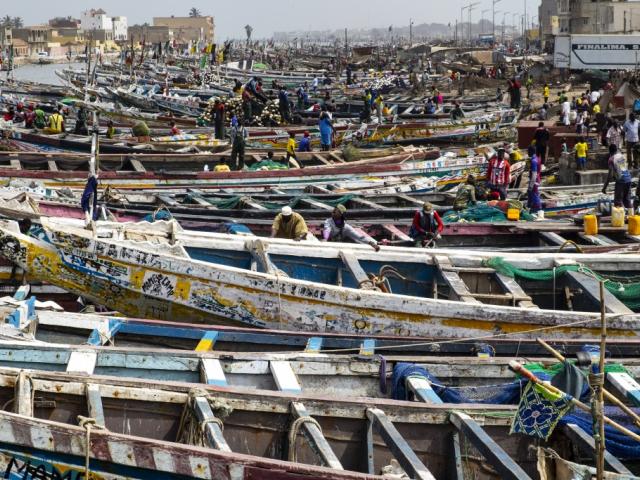 Pescadores en saint louis (senegal)
