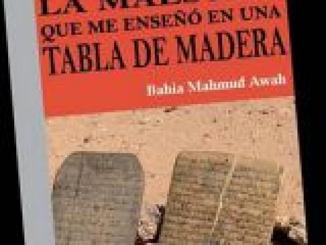 Presentación del libro "La maestra que me enseñó en una tabla de madera"