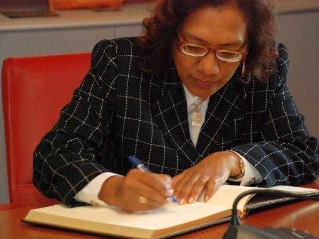 La ministra de Educación caboverdiana visita Casa África