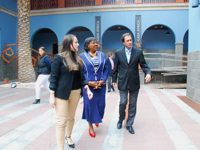 La ministra de Economía Marítima, Transportes Marítimos e Infraestructuras Portuarias de Benín visita Casa África