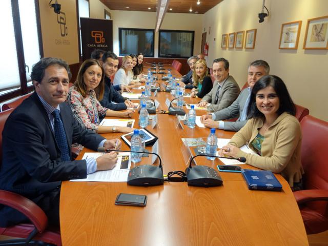 La Mesa y la Junta de Portavoces del Parlamento de Canarias visita Casa África