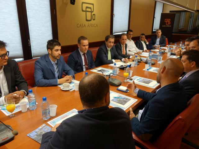 El director general de Casa África recibe a una delegación de la Asociación de Jóvenes Empresarios del Atlántico
