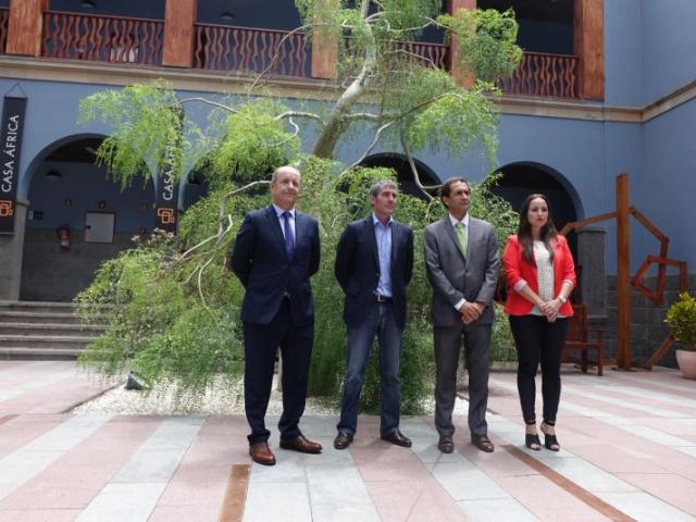 El presidente del Gobierno de Canarias, Fernando Clavijo, visita Casa África