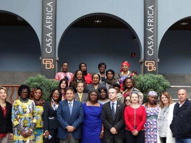 Una veintena de africanas del sector portuario y marítimo se forman en gestión de equipos en Casa África