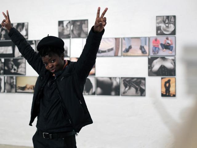 La obra de la fotógrafa sudafricana Zanele Muholi llega a Francia con una exposición producida por Casa África