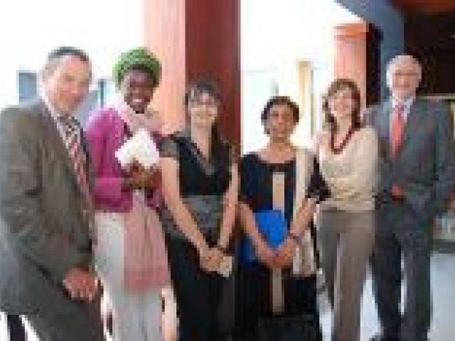 La responsable de África para Unifem visita Casa África