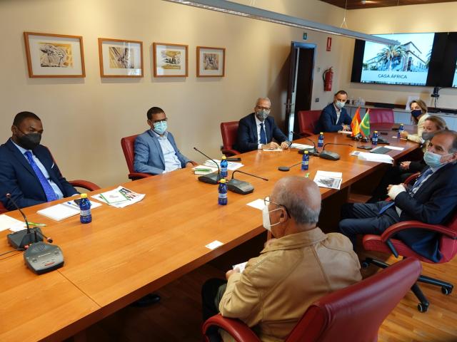 Una delegación mauritana visita Casa África para trabajar su promoción turística