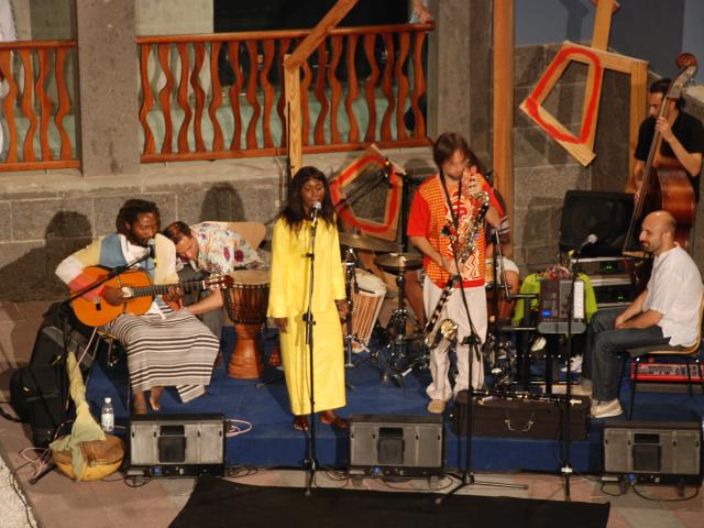 Casa África celebra el Día de África con un concierto de Qbamba